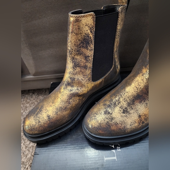 Lauren Ralph Lauren Mylah Metallic Chelsea Leather Bootie  Lauren Ralph Lauren Bronze Metallic Chelsea Boots for Women